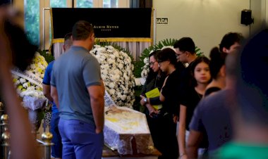 Velório do escritor Márcio Souza acontece no Centro Cultural Palácio Rio Negro