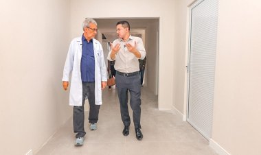 Delegado Péricles entrega equipamento e setor de patologia da Fcecon é modernizado