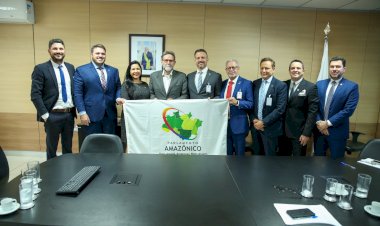 Em busca de apoio aos municípios afetados pela seca, deputado Adjuto Afonso representa Aleam em reunião em Brasília