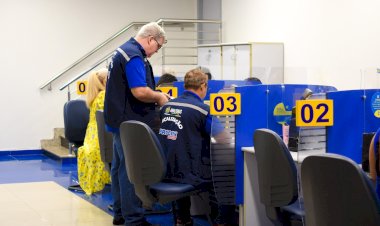 Agências bancárias são autuadas por descumprirem “Lei das Filas”