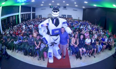 No Dia Internacional da Educação, deputado João Luiz destaca que destinou R$ 10 milhões em emendas parlamentares para a área educacional