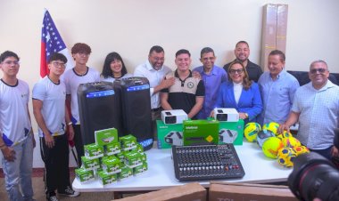 Quadra poliesportiva da Escola Terezinha Almeida, indicativo do deputado João Luiz ao Governo é inaugurada no Alvorada