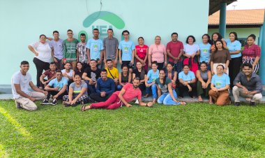 Educadores de comunidades da Amazônia superam desafios e defendem trabalhos de conclusão do ensino superior