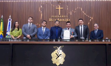 Delegado da PF, Leandro Almada recebe Medalha Ruy Araújo, por meio de propositura do deputado João Luiz