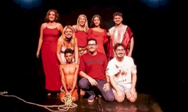 Trupe da Mostra Teatro Company realiza segunda apresentação da 4ª edição anual de performances, em Manaus