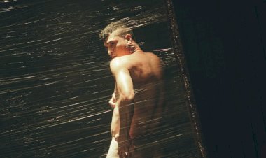 Soufflé de Bodó Company apresenta ‘Alice Músculo +2’ no Festival de Teatro da Amazônia 2025