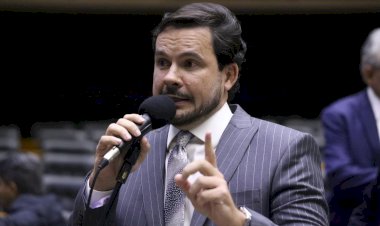 Capitão Alberto Neto cobra no plenário urgência na reconstrução da BR-319 e compromisso do Governo Federal com o AM