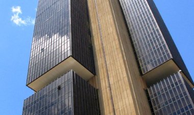 Mercado financeiro eleva projeção do PIB para 2,25% em 2025