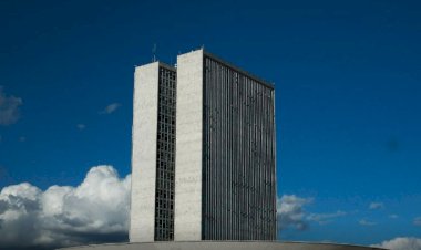 Câmara cancela passaporte diplomático de Eduardo Bolsonaro e Ramagem