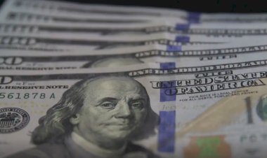 Dólar cai para R$ 5,40 após invasão à Venezuela