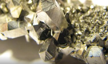 USP desenvolve bateria funcional de nióbio de 3 volts