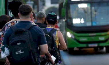 Setor de serviços cresce 0,3% em janeiro e volta ao nível recorde