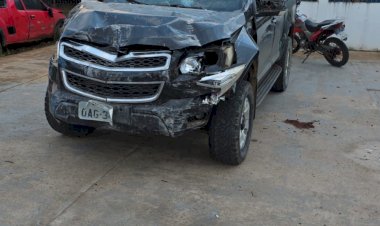 PC-AM e PMAM prendem homem após furtar caminhonete, provocar acidente e destruir muro em Novo Airão