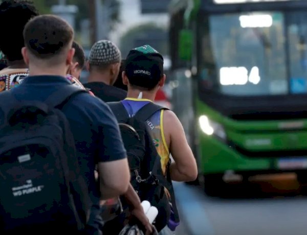 Setor de serviços cresce 0,3% em janeiro e volta ao nível recorde