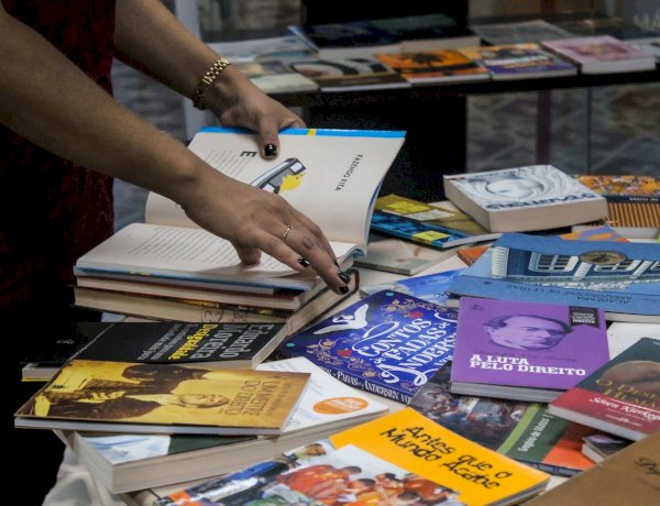 Troca de Livros e Gibis celebra 10 anos e reúne leitores na Biblioteca Pública do Amazonas