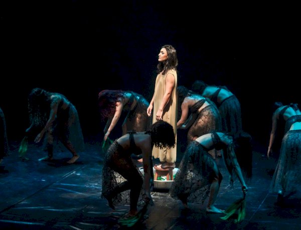 Balé Folclórico do Amazonas apresenta ‘I Kama Iaba’ em noite marcada por ancestralidade e força feminina