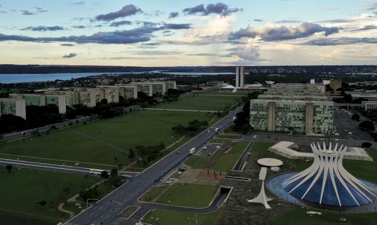 Governo economiza R$ 1 bilhão com trabalho remoto de servidores