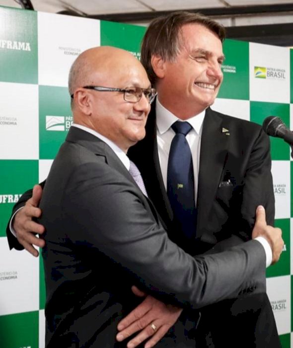 Principais jornais do país repercutem declaração de Bolsonaro sobre seu candidato de Manaus