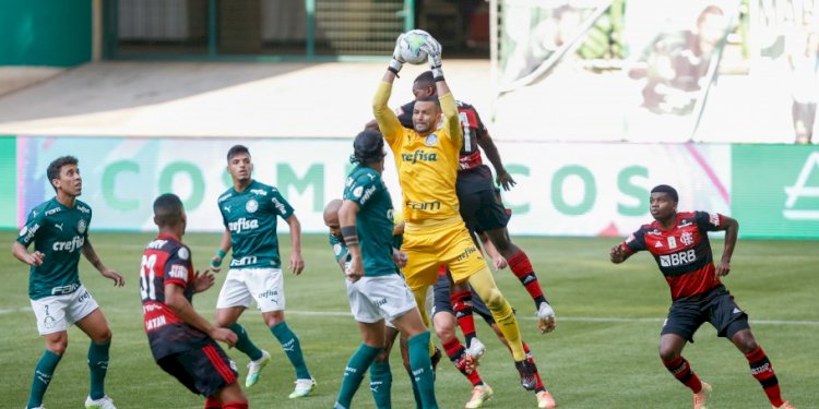 Palmeiras e Flamengo empatam em jogo equilibrado