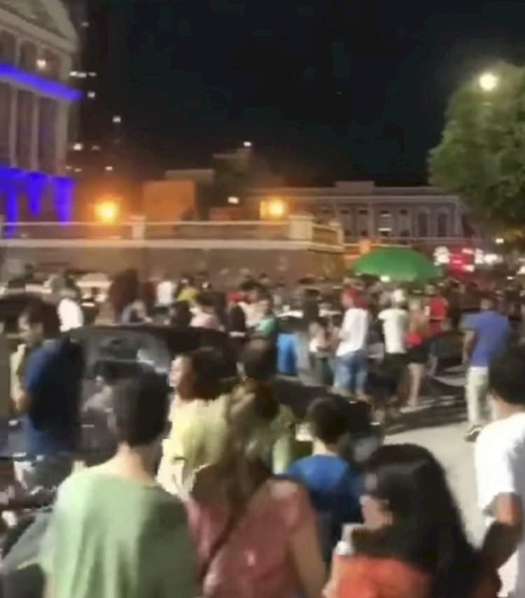 Evento no Largo de São Sebastião causa aglomeração de manauaras