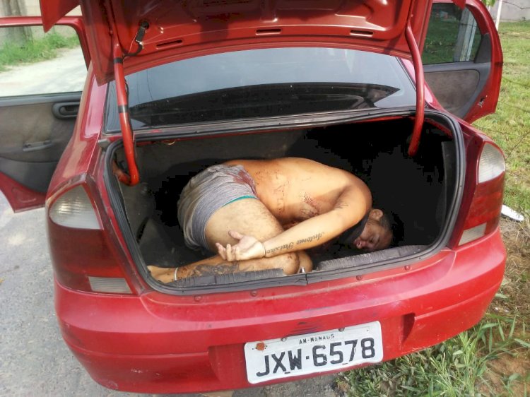 Corpo de presidiário é encontrado em porta-malas de carro em Manaus