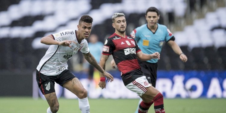 Flamengo se impõe no Maraca e vence o Athletico-PR pelo Brasileirão