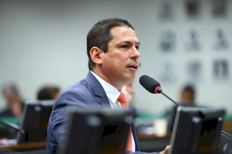 Marcelo Ramos envia requerimento a Rodrigo Maia para retomada da comissão da Segunda Instância