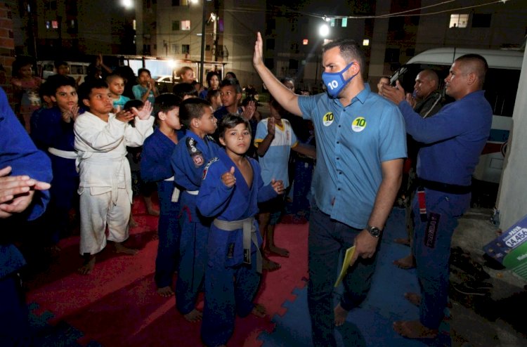 Durante caminhada e carreata, Capitão Alberto Neto visita Centro de Treinamento de Lutas do Viver Melhor