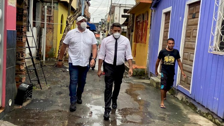 Vereador Dr. Eduardo visita comunidade no bairro Dom Pedro