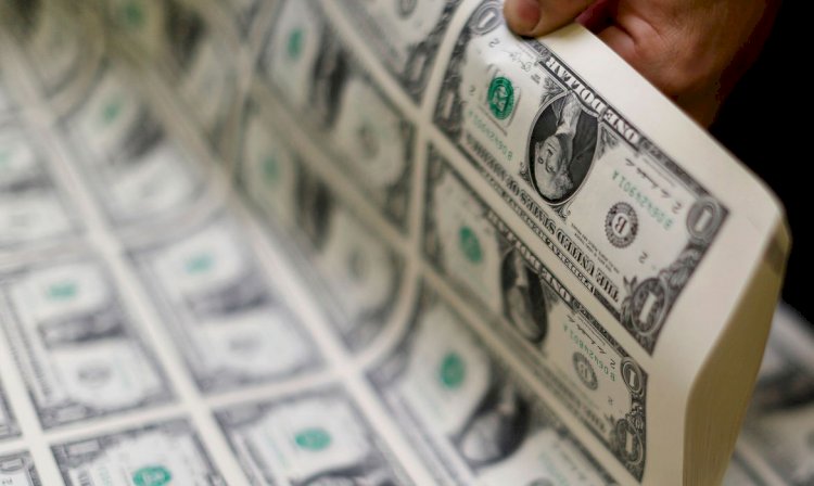 Economia Dólar ultrapassa R$ 5,40 em volta de feriado de carnaval