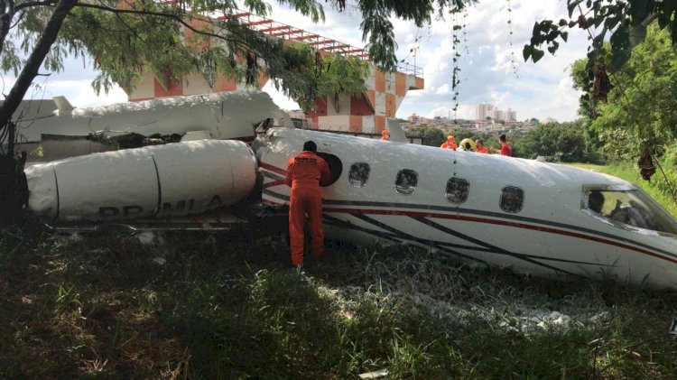Avião cai no Aeroporto da Pampulha, em Belo Horizonte