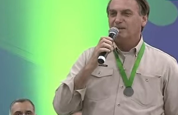 Bolsonaro inaugura etapa de centro de convenções em Manaus