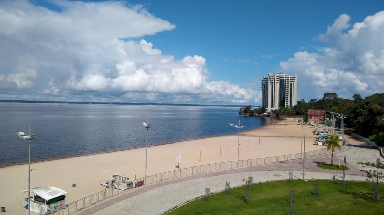 Prefeitura libera acesso à praia da Ponta Negra nos dias úteis até 17h