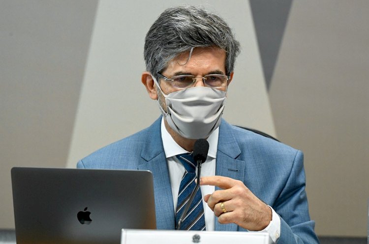Teich diz que deixou cargo por falta de autonomia e por não aceitar cloroquina