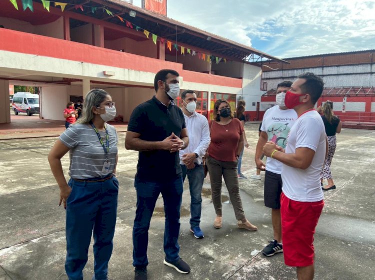 Boi Garantido recebe visita do presidente da Amazonastur