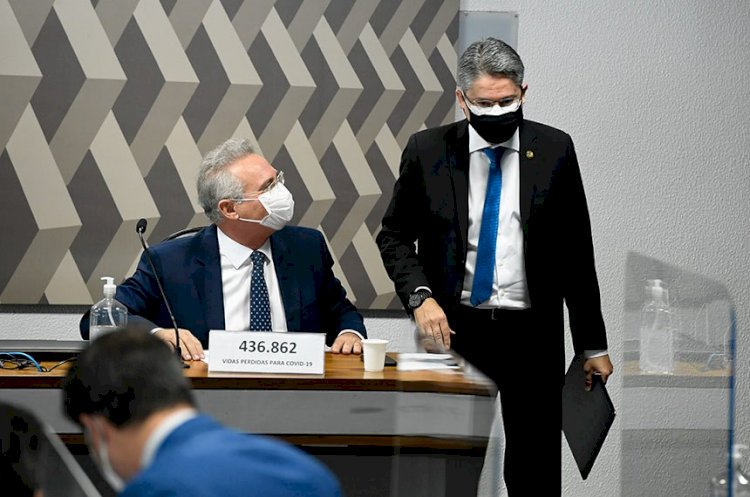 CPI pode investigar 'ministério paralelo' e quebrar sigilos de Carlos Bolsonaro