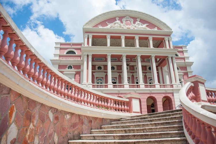 Casarão de Ideias busca preservar a memória do Teatro Amazonas por meio de doações que darão vida a plataforma digital