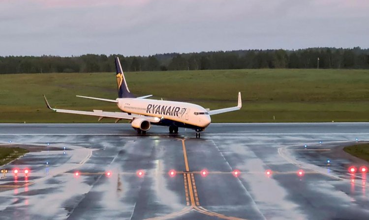 Pouso forçado de avião da Ryanair na Bielorrússia causa revolta