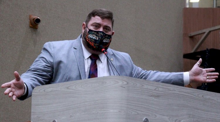 William Alemão retoma discussão sobre festas clandestinas realizadas em Manaus