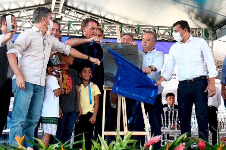 Bolsonaro inaugura Conjunto Residencial Manauara 2
