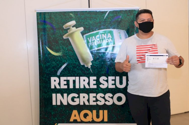 Ganhadores da campanha “Vacina Premiada” celebram oportunidade de acompanhar Brasil e Uruguai