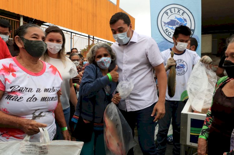 Peixe no Prato Solidário: Governo do Amazonas entrega alimentos para famílias do Mutirão