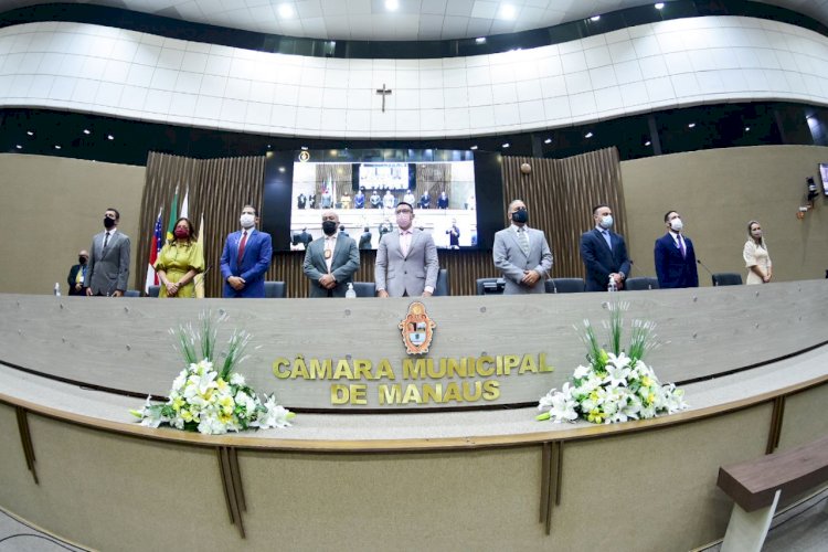 Deputado João Luiz participa de entrega de Diploma de Cidadão de Manaus ao delegado Eduardo Paixão