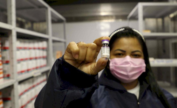 Governo do Amazonas recebe 50.310 doses de vacina contra Covid-19 nesta terça-feira (23/11)