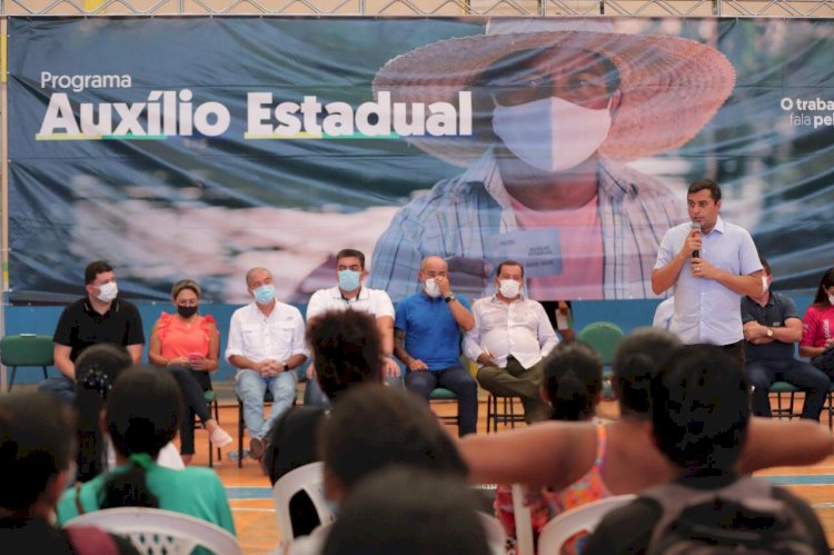 Wilson Lima inicia entrega do Auxílio Estadual permanente para famílias de Tabatinga