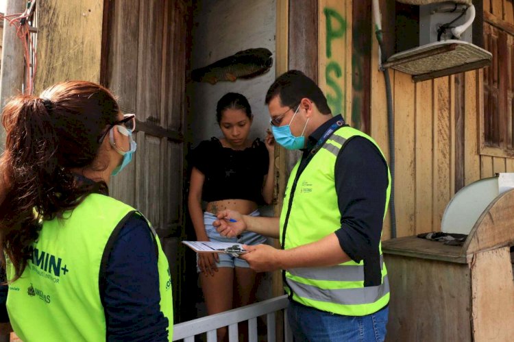 Governo do Amazonas entrega certificado de imóveis para moradores que serão reassentados pelo Prosamin+