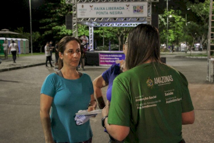 População recebe orientação do projeto RespirAR em mega-ação sobre cuidados com medicamentos e os riscos da automedicação