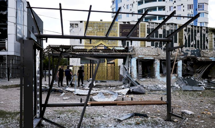 Com economia devastada, Ucrânia quer congelar pagamento de dívida