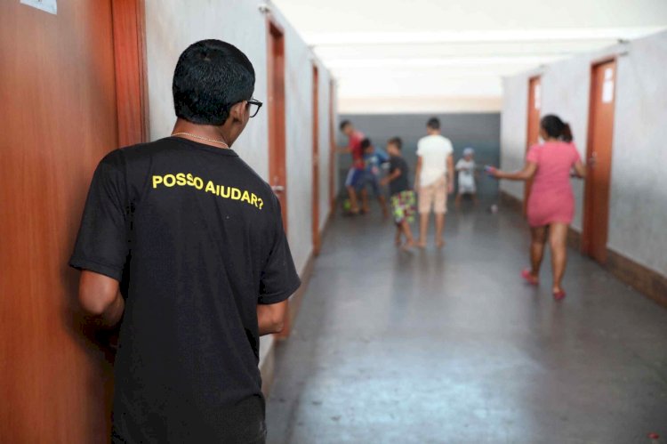 Famílias do abrigo de imigrantes, no Coroado, recebem mutirão de cidadania