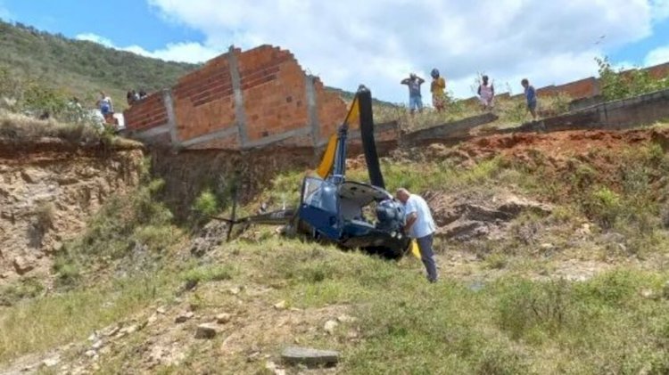Helicóptero que transportava políticos cai na Bahia